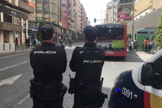 Alicante: detienen a un hombre que asesin&oacute; a su madre y apu&ntilde;al&oacute; en el cuello a su padre