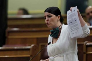 Brutal r&eacute;plica de la diputada de VOX Macarena Olona a una machista campa&ntilde;a con un &lsquo;satisfyer&rsquo; en su contra