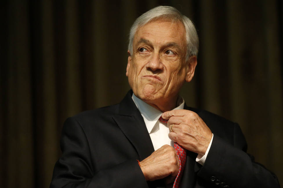 El presidente Pi&ntilde;era promulga la ley que limita a dos mandatos la reelecci&oacute;n de los parlamentarios en Chile