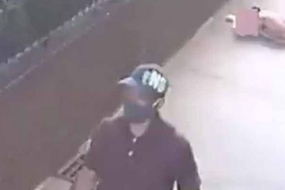 Estrangula a una mujer, roba sus pertenencias y se marcha como si nada