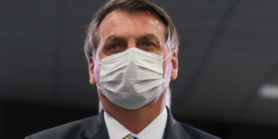 Los laboratorios Sinovac exigen a Brasil cesar las cr&iacute;ticas a China a cambio de recibir vacunas COVID