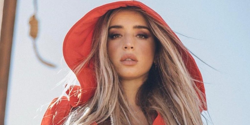 El 'descuido' de Lola &Iacute;ndigo: el top le juega una mala pasada y ense&ntilde;a m&aacute;s de la cuenta