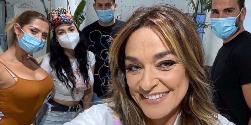 To&ntilde;i Moreno agradece la confianza que Mediaset ha puesto en ella y comete un desliz sin igual