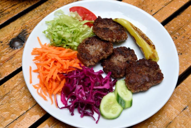 Albóndigas turcas: akçaabat Kofta