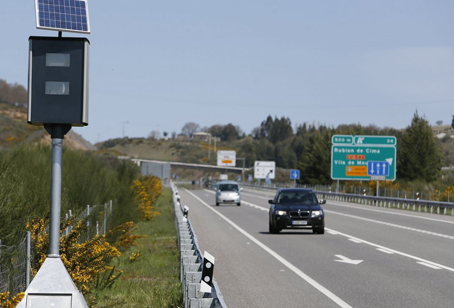 El número 2 de Carreteras del Ministerio de Transportes... ¡Pillado por ordenar 'apañar' un contrato de 25 millones!