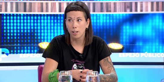 Fanny 'La Vegana' da rienda suelta a su ineptitud en 'Espejo P&uacute;blico' y exige como soluci&oacute;n m&aacute;gica "curar" a los visones contagiados de coronavirus