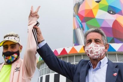 El &uacute;ltimo dislate de Revilla: 'colorea' un faro de 1930 y le muelen a palos en las redes
