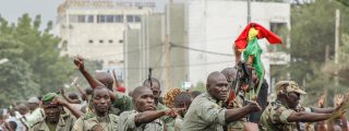 Golpe de Estado en Mali: los militares arrestan a los ministros y fuerzan la renuncia del presidente