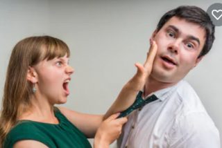 El pasajero se niega a ponerse la mascarilla, es abofeteado por su esposa y se desata una pelea masiva