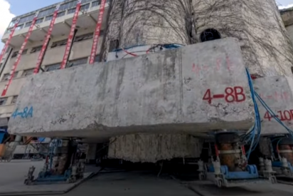 China mueve un edificio hist&oacute;rico de 7.600 toneladas con 200 patas rob&oacute;ticas