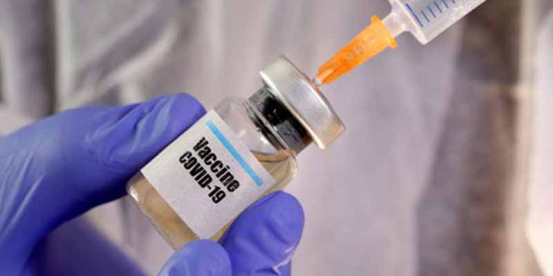 Detienen el mayor ensayo para una vacuna del COVID: uno de los pacientes tiene una "enfermedad inexplicable"