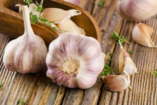 La fascinante historia del ajo: de amuleto antiguo a estrella de la salud moderna