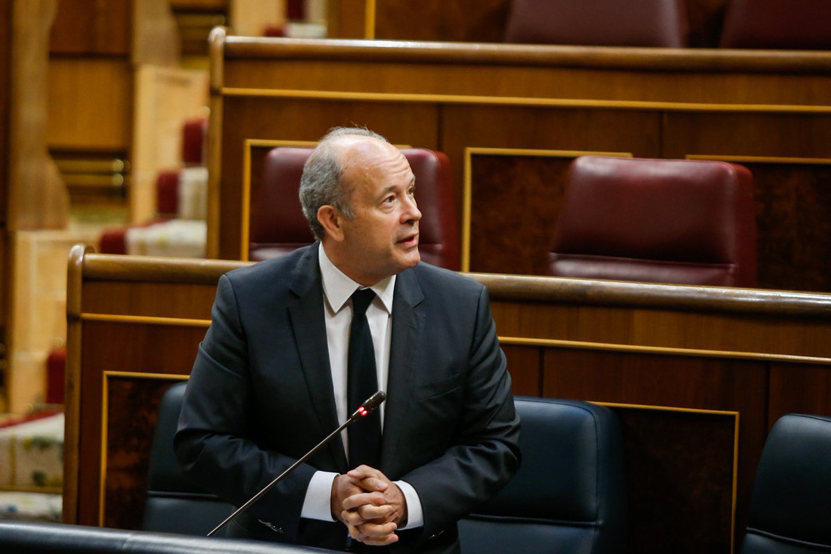 Jueces y fiscales dan un 'mega plant&oacute;n' al Ministro de Justicia por apoyar el asalto de S&aacute;nchez al CGPJ