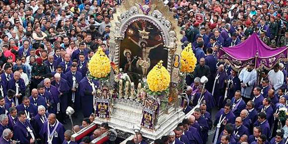 El "Se&ntilde;or de los Milagros", una fe intacta en pandemia