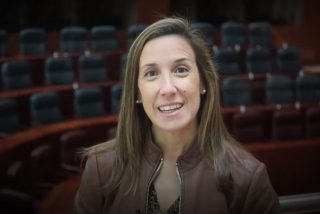 Lorena Heras (PP): "Cela&aacute; lleva a sus hijas a un centro concertado al que su ley busca laminar"