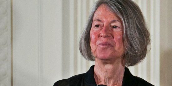 Tras ganar el Nobel, Louise Gl&uuml;ck planta a la modesta editorial espa&ntilde;ola que apost&oacute; por ella cuando era una desconocida