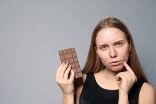 Alimentos malos para el acn&eacute;