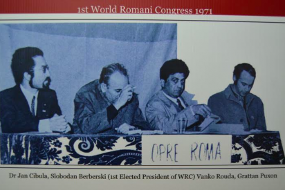 Juan de Dios Ram&iacute;rez-Heredia Montoya: "D&iacute;a mundial de la lengua rroman&iacute; &ldquo;Amari tchib&rdquo;  Dives lumiati andal rroman&iacute; tchib"