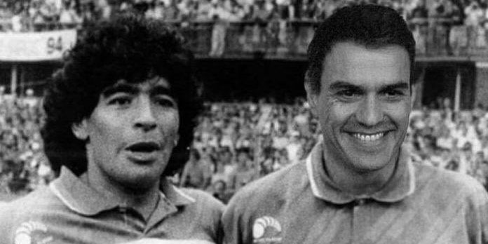 Los mejores &lsquo;memes&rsquo; de Maradona, el 'Pibe de Coca', junto a sus colegas el 'experto' Sim&oacute;n y el 'fake' S&aacute;nchez