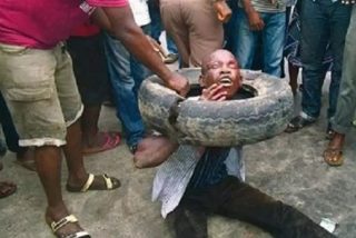 Los Jemeres Negros de Sud&aacute;frica y el 'necklace'