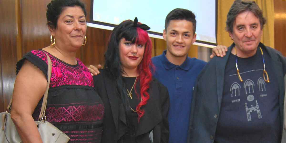 La noticia que sí necesitaba 2020: la hija de los 'rojos' Almudena Grandes y Luis García Montero sale falangista