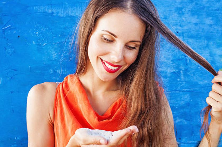 el champú azul ayuda a quitar reflejos naranjas