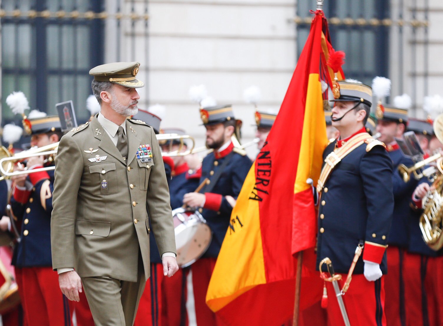 El Gobierno PSOE-Podemos percibe un creciente malestar en el Ej&eacute;rcito por el maltrato al Rey Felipe VI