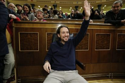 Pablo Iglesias se gasta 15.000 euros en 50 sillas para su &lsquo;chiringuito&rsquo; y acaban en un almac&eacute;n