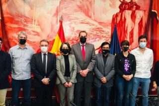 Podemos se re&uacute;ne a 'escondidas' en el Congreso con el nuevo embajador del tirano Maduro