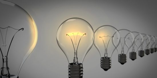 Precio de la luz hoy, 13 de marzo: el coste de la electricidad se dispara un 254% entre las 8 y las 9 de la noche