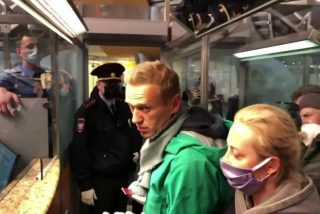 El opositor Navalny, m&aacute;ximo rival de Putin, arrestado en el aeropuerto apenas regresar a Rusia