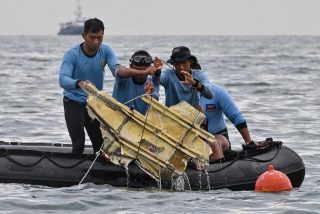 Indonesia: un avión de Sriwijaya Air con 62 personas a bordo se estrella en el mar a los 4 minutos de despegar