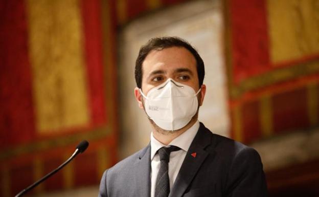 El listillo Alberto Garz&oacute;n duda de la evidencia cient&iacute;fica a favor de las mascarillas FFP2
