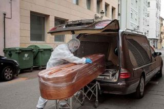 Jarro de agua fr&iacute;a: la cuarta ola del coronavirus est&aacute; muy cerca y ser&aacute; m&aacute;s mortal