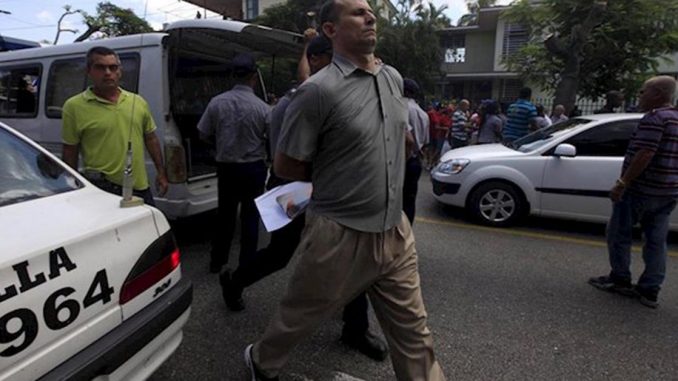 La dictadura cubana arresta al l&iacute;der opositor Jos&eacute; Daniel Ferrer