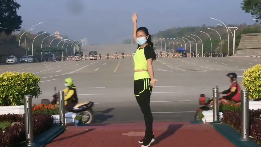 Khing Hnin Wai, instructora de aerobic, graba sin darse cuenta el golpe de Estado en Myanmar