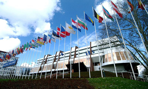 La vacuna quizá no sea obligatoria, pero la guerra contra las élites continúa y no hay que bajar la guardia