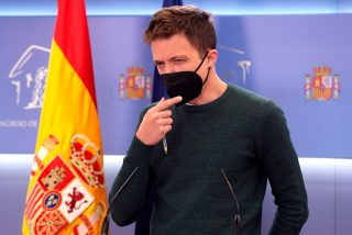 As&iacute; 'trabaja' Errej&oacute;n: apoya la obligaci&oacute;n de usar mascarillas al aire libre y ahora se queja de esa norma