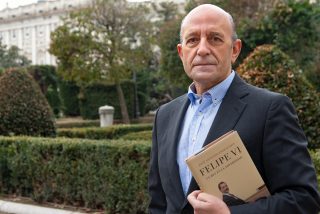 Jos&eacute; Antonio Zarzalejos: "S&aacute;nchez busca esquinar a Felipe VI porque no quiere contrapesos a su poder"