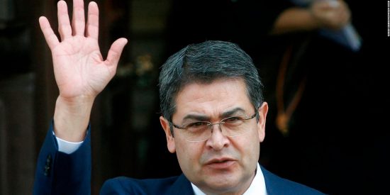 La Justicia de EEUU acusa al presidente de Honduras de asociarse con un narco para traficar coca&iacute;na