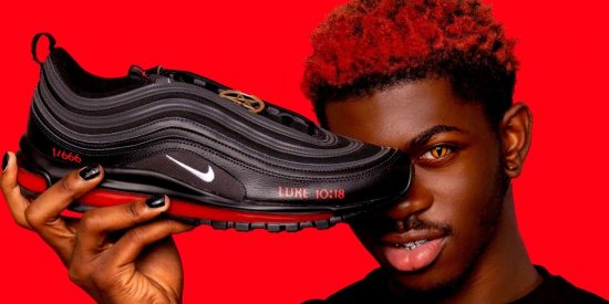 Nike niega cualquier vinculaci&oacute;n con las 'Zapatillas de Sat&aacute;n', que contienen sangre humana