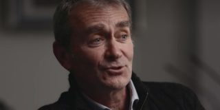 Retrato de Fernando Sim&oacute;n frente a Jordi &Eacute;vole: cero autocr&iacute;tica, rojo hasta la m&eacute;dula y error garrafal con el Rey