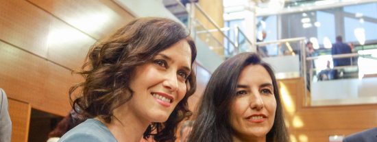 Primer sondeo tras el debate 4-M: Ayuso alcanza la mayor&iacute;a absoluta, con VOX, e Iglesias baja