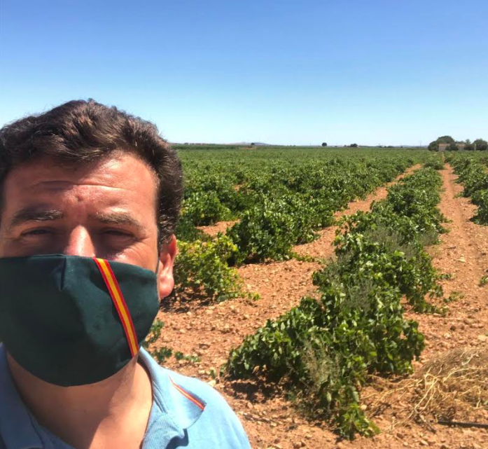 Ricardo Chamorro Delmo: "VOX registra una Proposición No de Ley en el Congreso para salvar al sector del vino"
