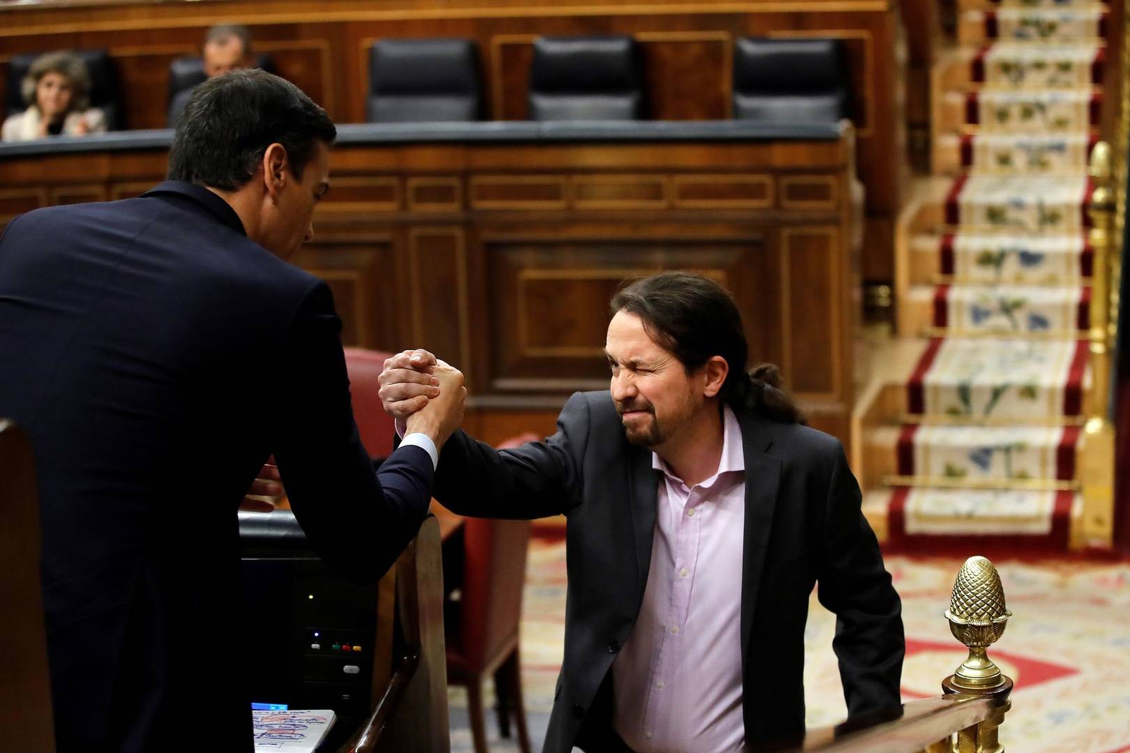 El "supuesto" pacto secreto de Sánchez: Pablo Iglesias podría cobrar un sueldo anual vitalicio de 107.000 euros