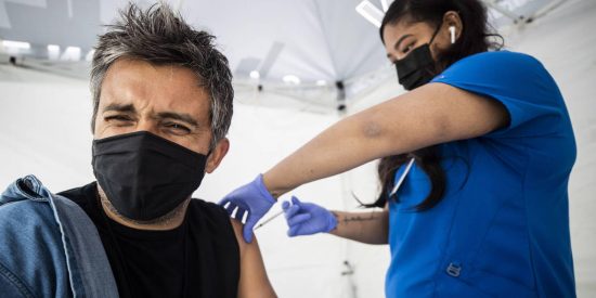 Uruguay tiene al 70% de su poblaci&oacute;n vacunada con al menos una dosis