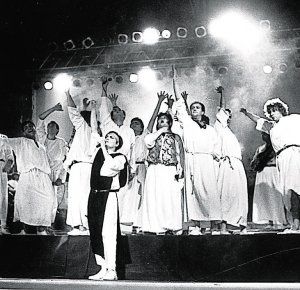 Alfonso Aguado, l&iacute;der de Los Inhumanos, recoge sus "descojonantes e ins&oacute;litas" vivencias en su nuevo libro