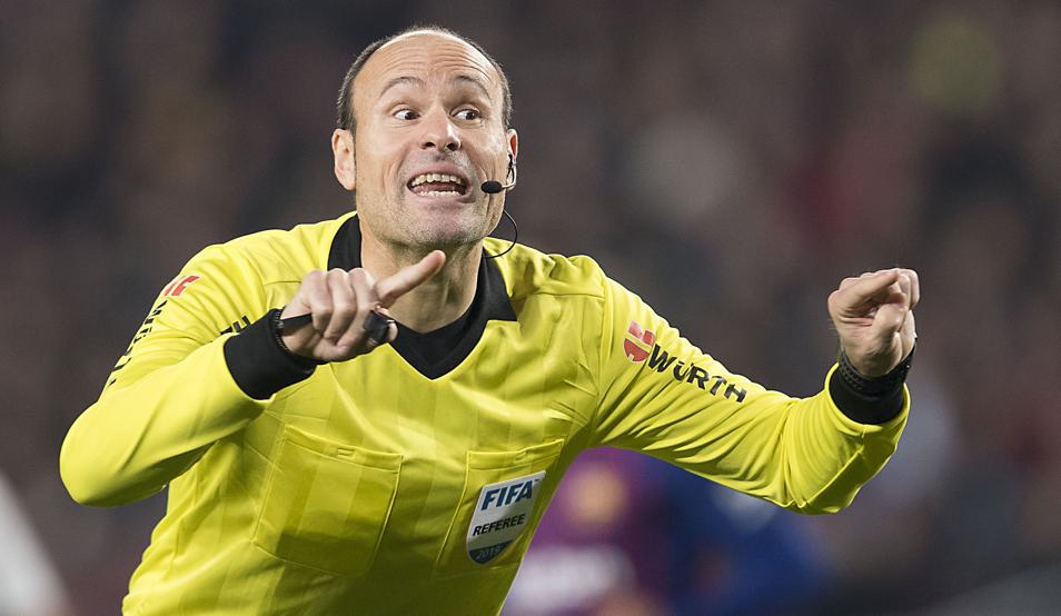 Mateu Lahoz será el arbitro de la ‘final británica’ de Champions League