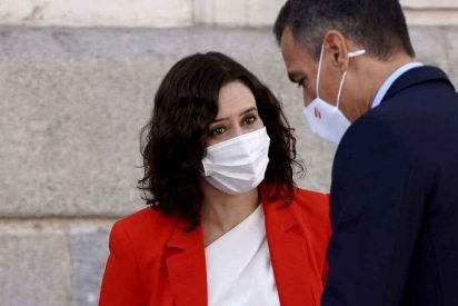 Ayuso planta cara al ataque del Gobierno S&aacute;nchez contra la hosteler&iacute;a de Madrid