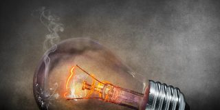 Las mentiras de S&aacute;nchez: el precio de la luz vuelve a subir este domingo tras tres d&iacute;as de ca&iacute;das